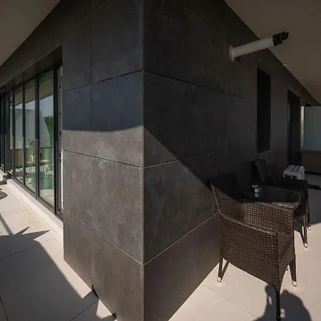 Oasis 47 In Odyssey Spa&pool-parking