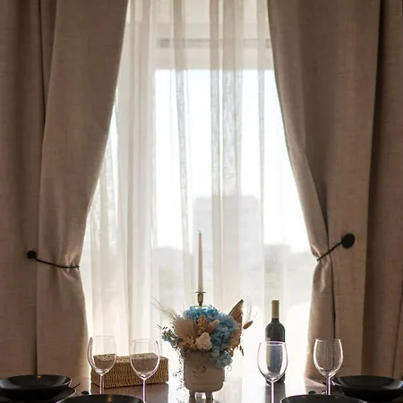 Oasis 47 In Odyssey Spa&pool-parking Apartament Mamaja